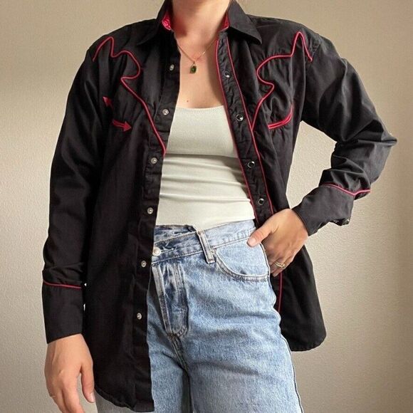 Vintage Wrangler Black Red Western Rodeo Cowgirl Pearl Snap Button Down Sz S - Picture 8 of 9
